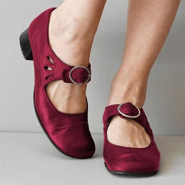 Padded Slipper Sandals for Women with Arch Support and Shock Absorbing Sole
