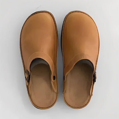 Slippers for Men with Removable Insole and Curved Sole