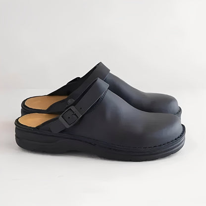 Slippers for Men with Removable Insole and Curved Sole