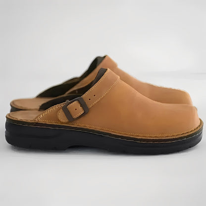 Slippers for Men with Removable Insole and Curved Sole